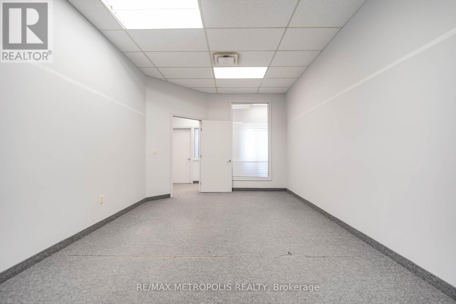 1 - 21 Essa Road, Barrie, Ontario  L4N 3K4 - Photo 35 - S12951646