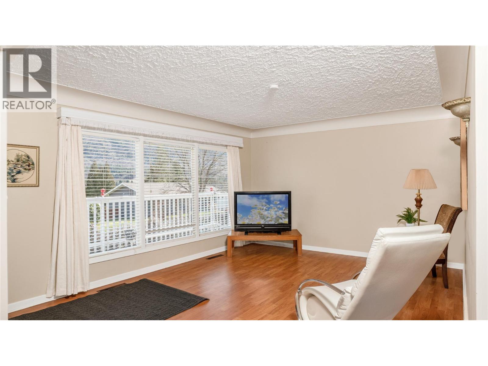 3404 4th Avenue, Castlegar, British Columbia  V1N 2T3 - Photo 5 - 10381823