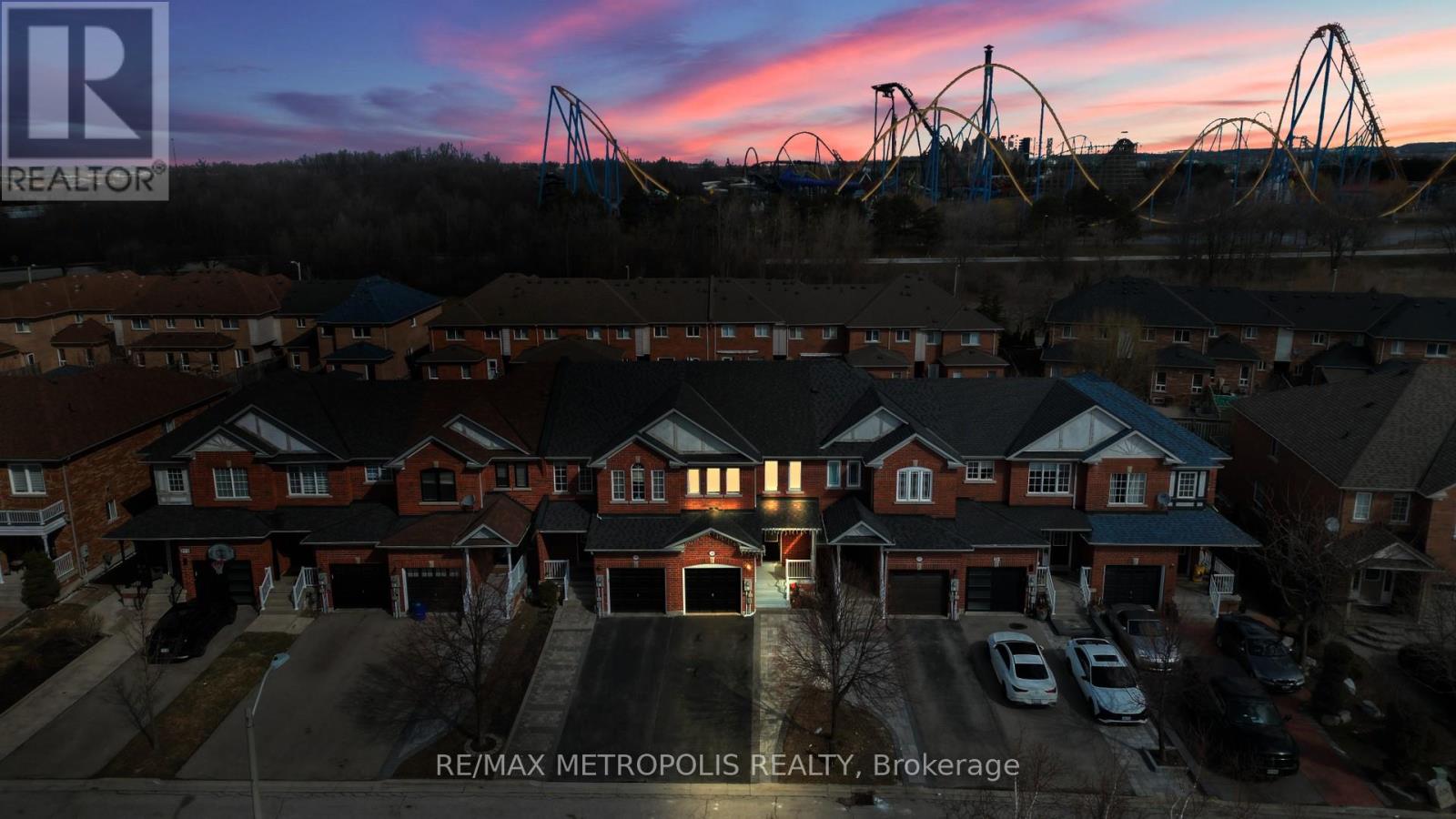 220 Deepsprings Crescent, Vaughan, Ontario L6A 3W1 - Photo 2 - N12936428