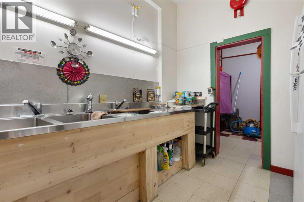 230 Main Street, Ferintosh, Alberta  T0B 1M0 - Photo 27 - A2298598