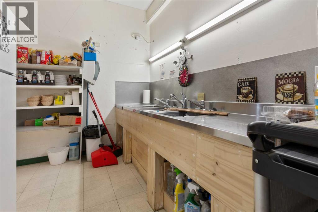 230 Main Street, Ferintosh, Alberta  T0B 1M0 - Photo 28 - A2298598