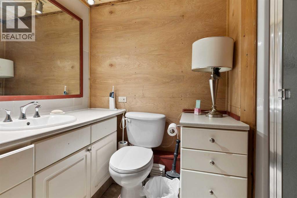 230 Main Street, Ferintosh, Alberta  T0B 1M0 - Photo 33 - A2298598