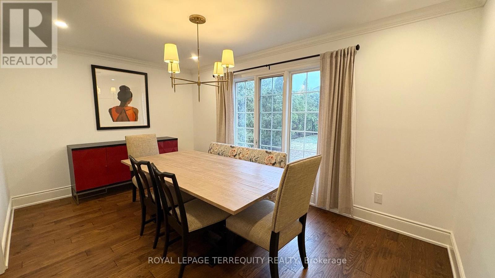 1841 Sherwood Forrest Circle, Mississauga, Ontario  L5K 2G6 - Photo 11 - W12951510