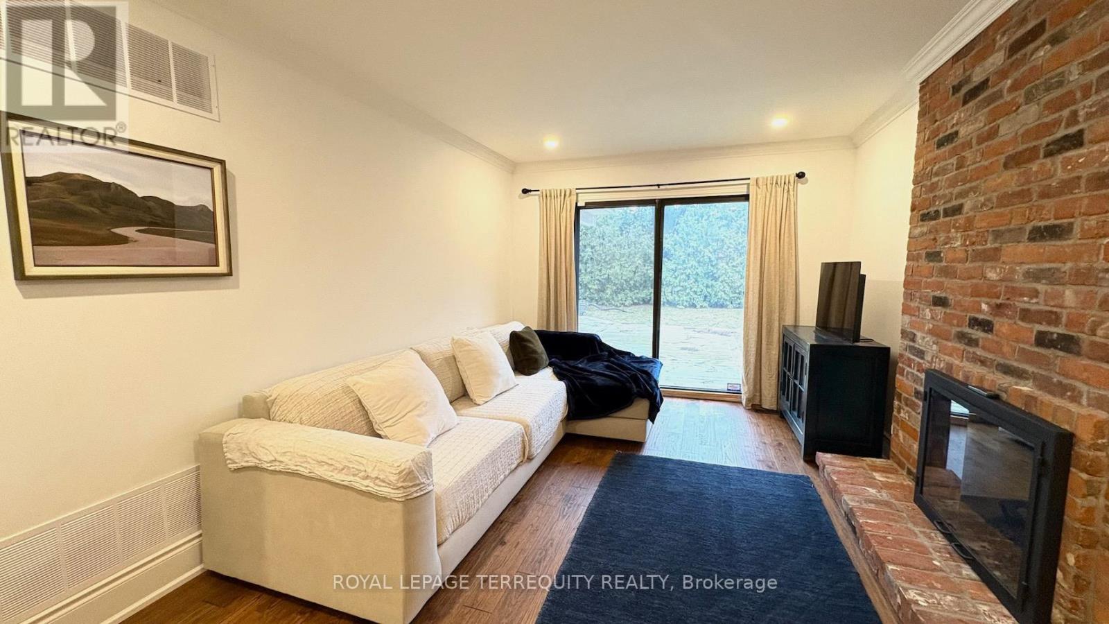 1841 Sherwood Forrest Circle, Mississauga, Ontario  L5K 2G6 - Photo 19 - W12951510