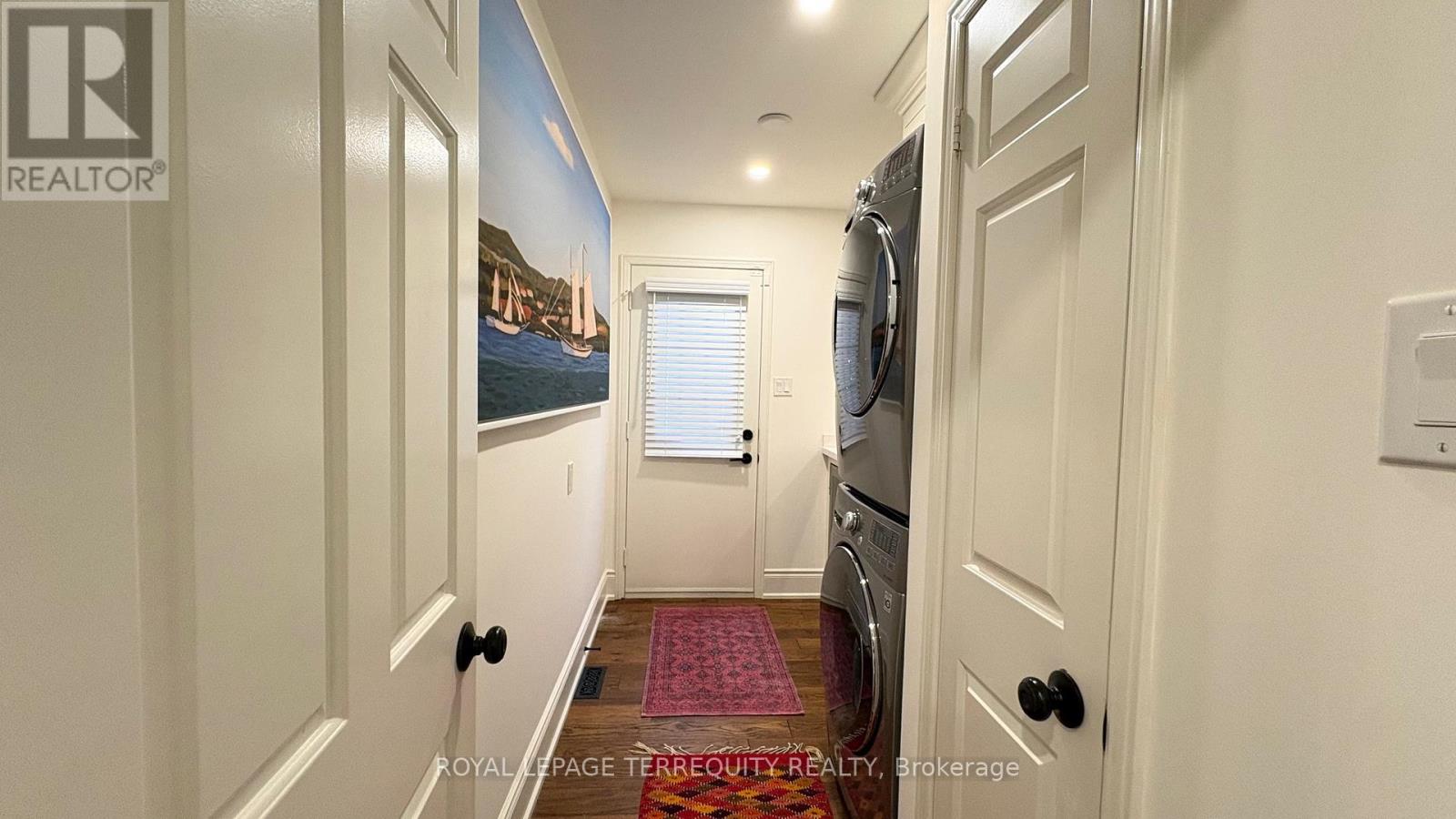 1841 Sherwood Forrest Circle, Mississauga, Ontario  L5K 2G6 - Photo 21 - W12951510