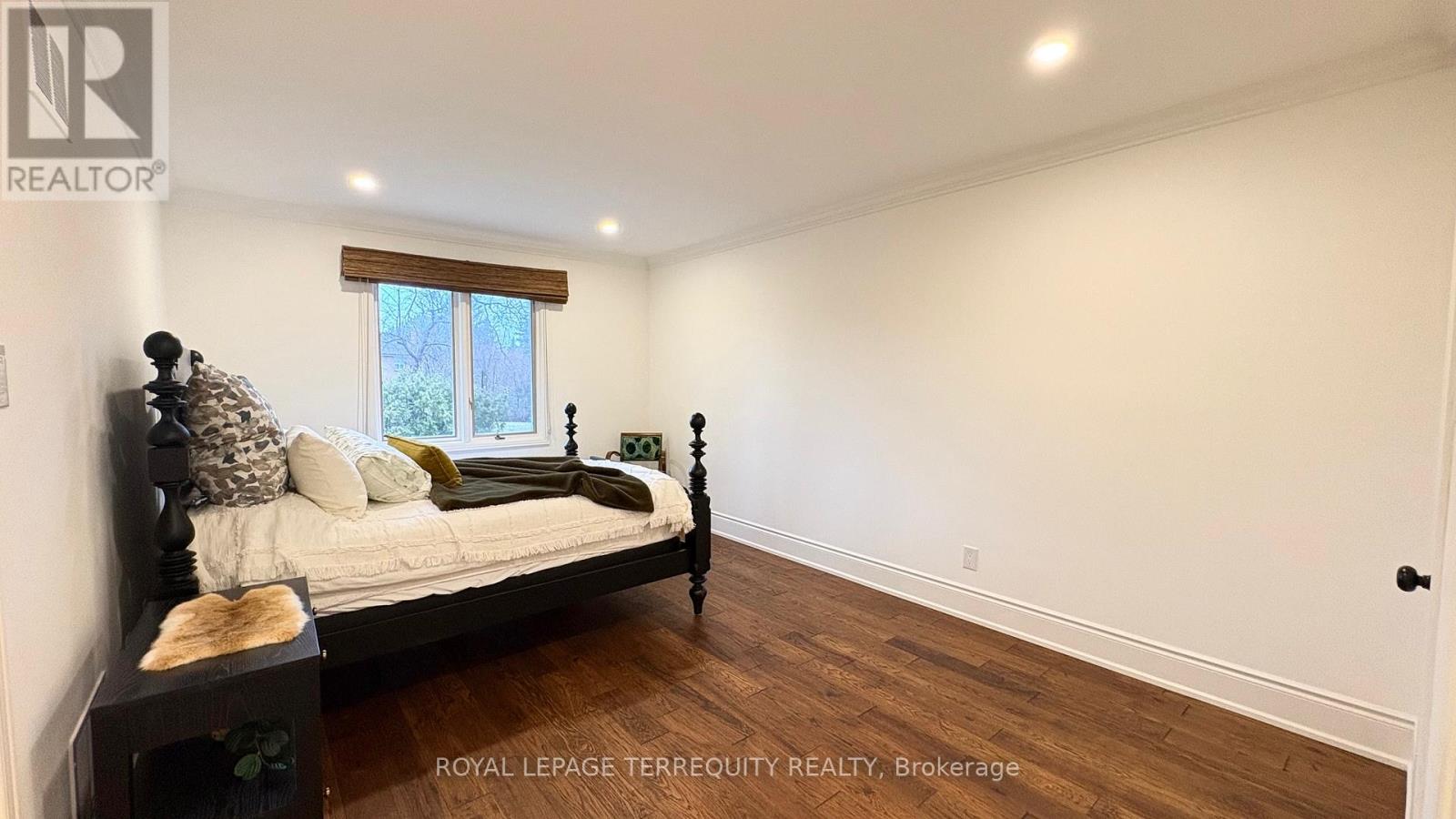 1841 Sherwood Forrest Circle, Mississauga, Ontario  L5K 2G6 - Photo 24 - W12951510