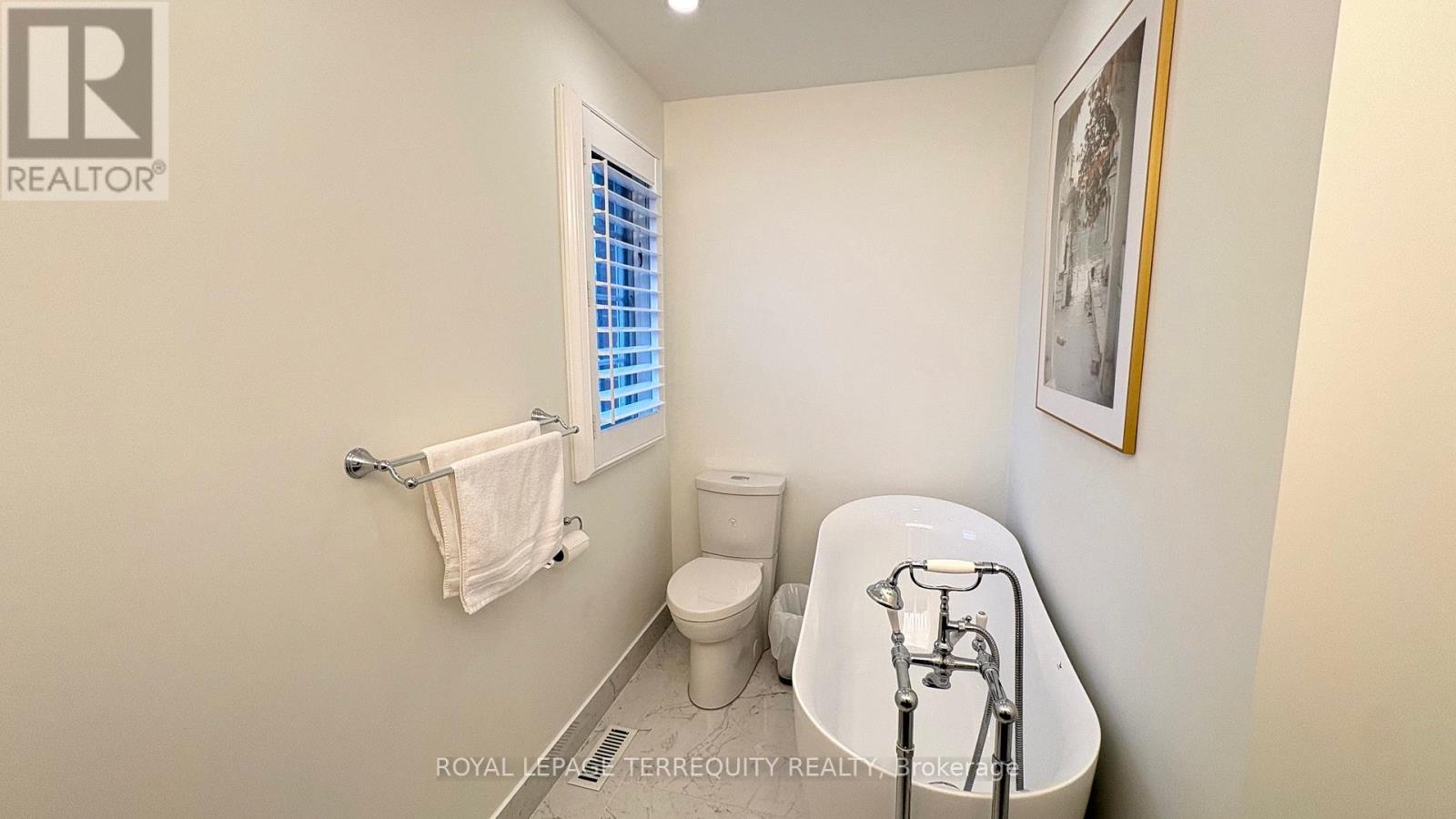 1841 Sherwood Forrest Circle, Mississauga, Ontario  L5K 2G6 - Photo 29 - W12951510