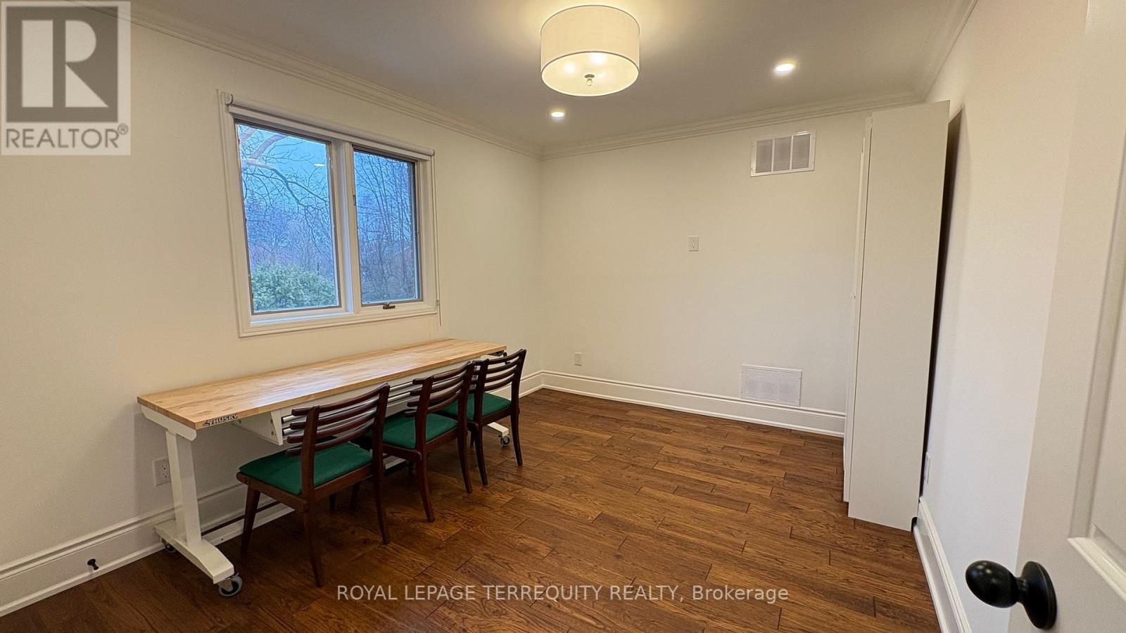 1841 Sherwood Forrest Circle, Mississauga, Ontario  L5K 2G6 - Photo 31 - W12951510