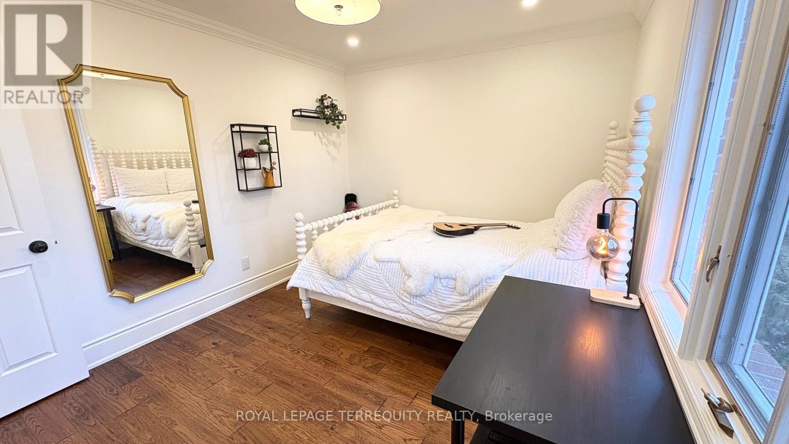 1841 Sherwood Forrest Circle, Mississauga, Ontario  L5K 2G6 - Photo 33 - W12951510