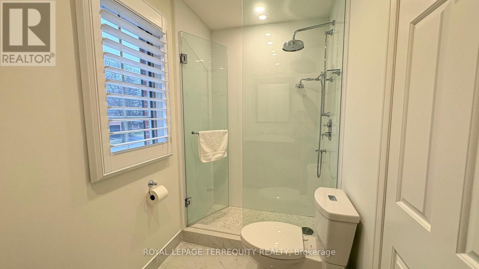 1841 Sherwood Forrest Circle, Mississauga, Ontario  L5K 2G6 - Photo 37 - W12951510