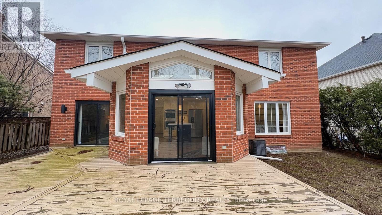 1841 Sherwood Forrest Circle, Mississauga, Ontario  L5K 2G6 - Photo 41 - W12951510