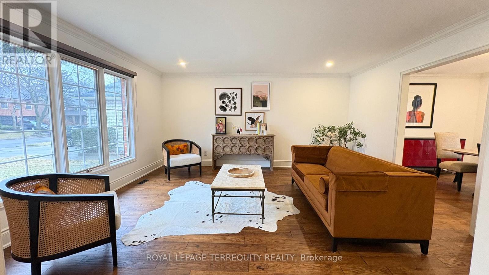 1841 Sherwood Forrest Circle, Mississauga, Ontario  L5K 2G6 - Photo 6 - W12951510