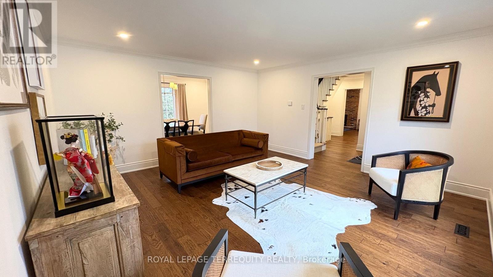 1841 Sherwood Forrest Circle, Mississauga, Ontario  L5K 2G6 - Photo 8 - W12951510