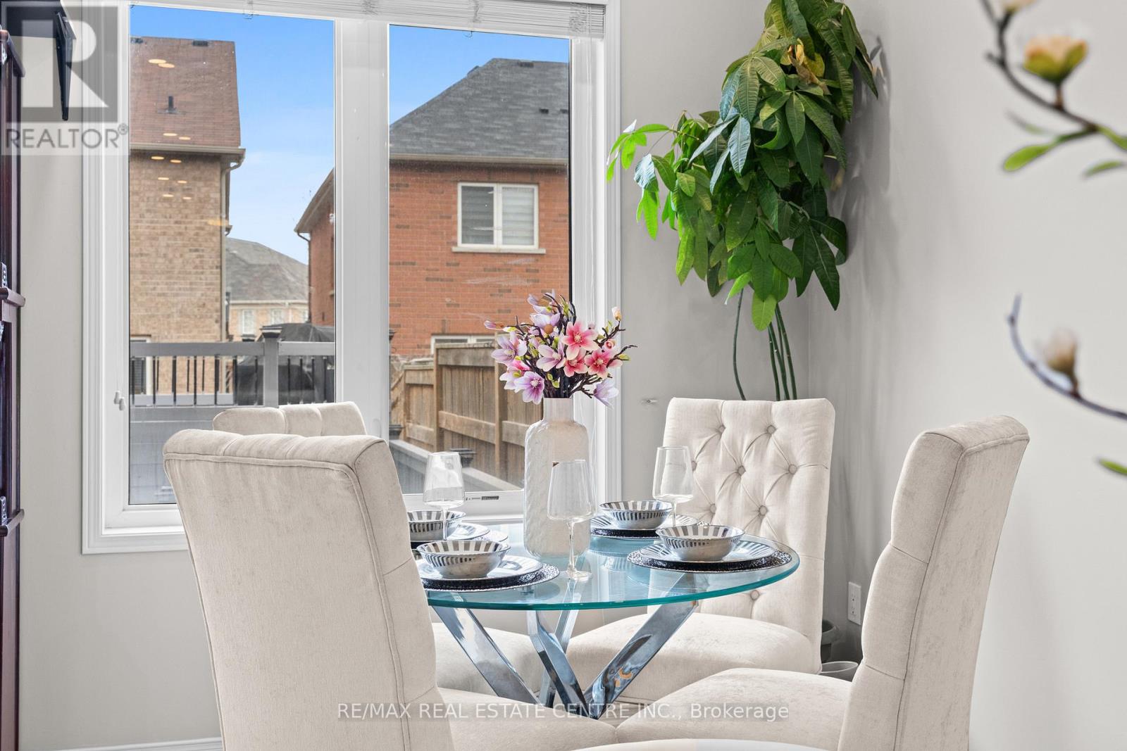 62 Sussexvale Drive, Brampton, Ontario  L6R 0W2 - Photo 16 - W12951536