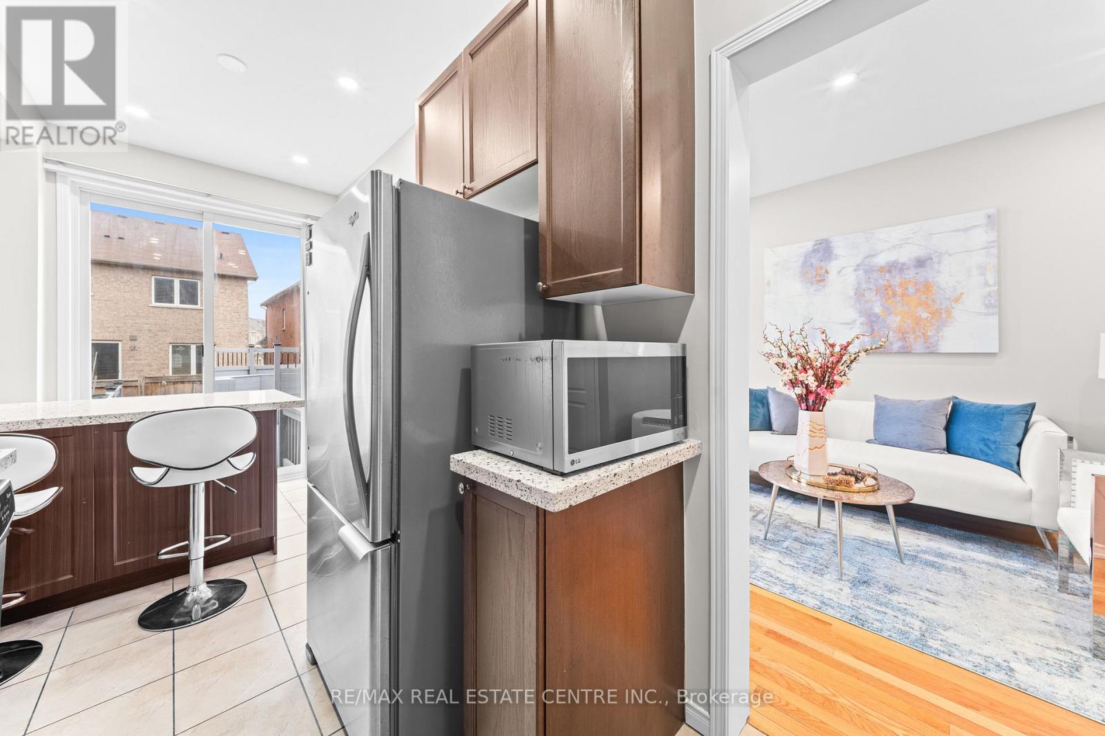 62 Sussexvale Drive, Brampton, Ontario  L6R 0W2 - Photo 23 - W12951536