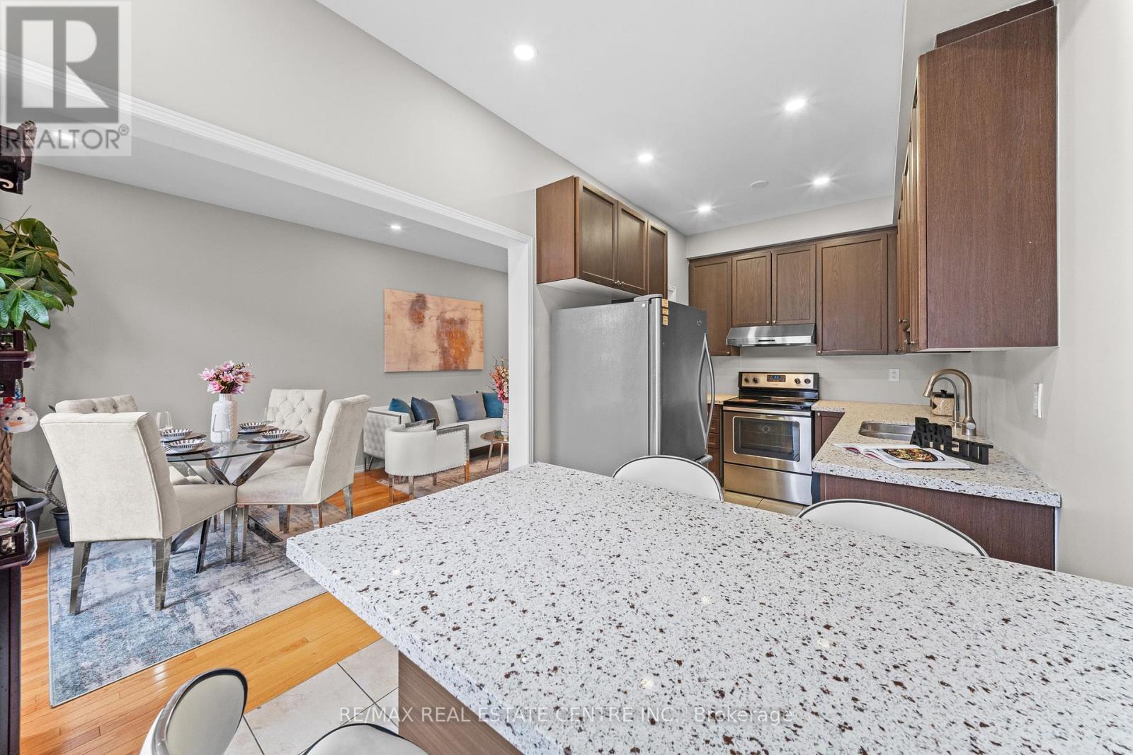 62 Sussexvale Drive, Brampton, Ontario  L6R 0W2 - Photo 25 - W12951536