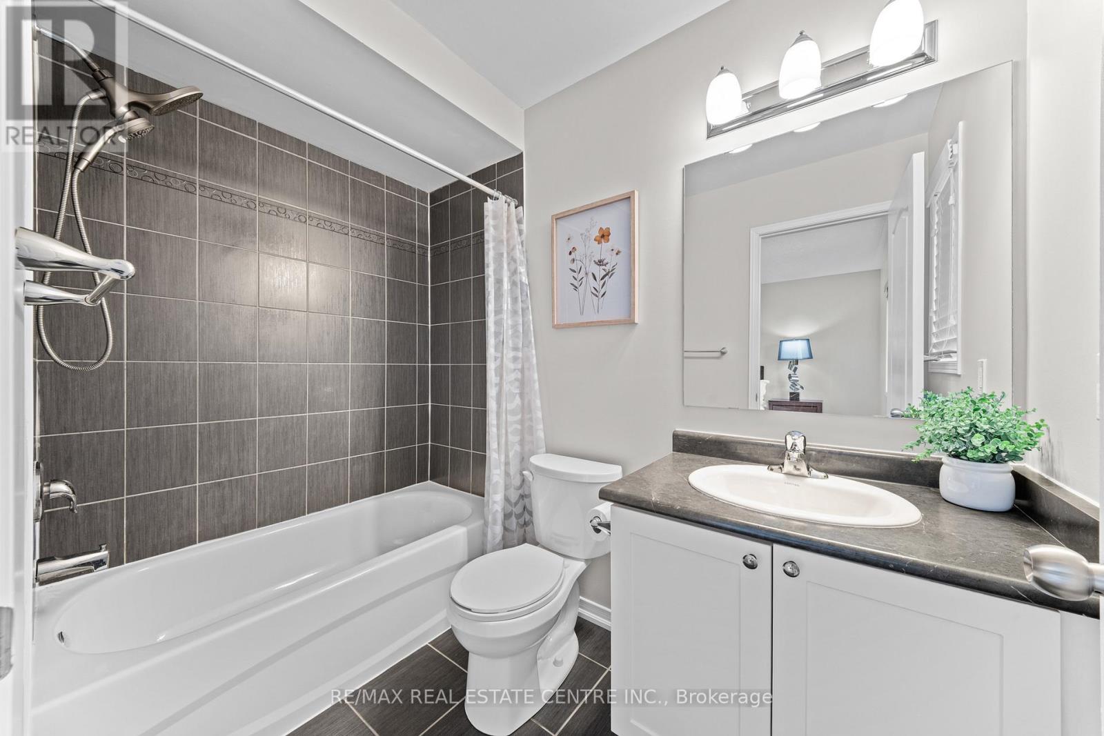 62 Sussexvale Drive, Brampton, Ontario  L6R 0W2 - Photo 35 - W12951536