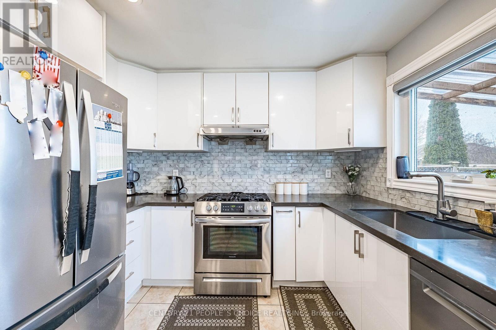 1219 Quest Circle, Mississauga, Ontario  L5N 8B9 - Photo 18 - W12951538