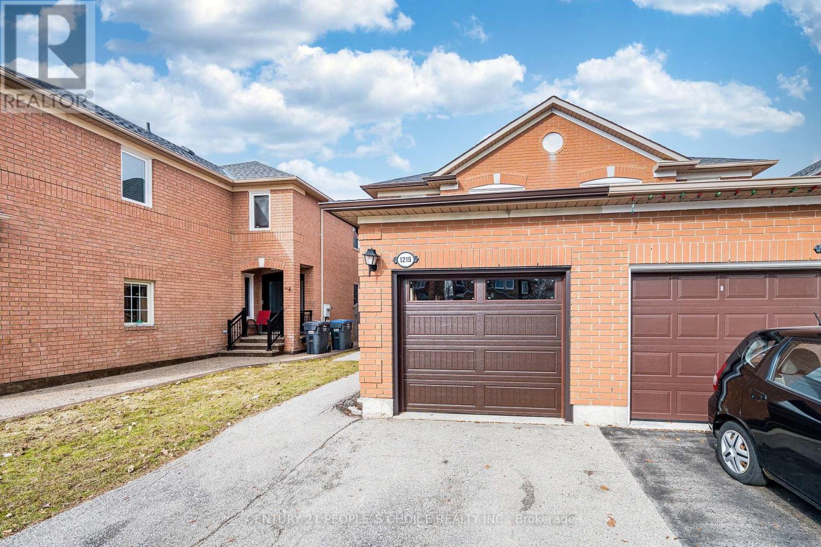 1219 Quest Circle, Mississauga, Ontario  L5N 8B9 - Photo 2 - W12951538