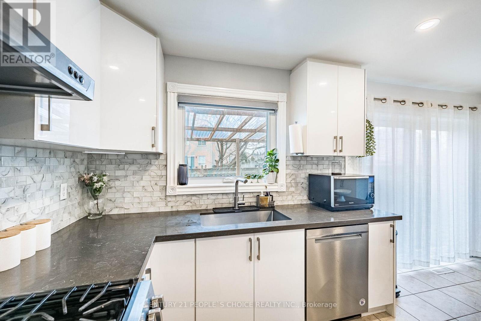 1219 Quest Circle, Mississauga, Ontario  L5N 8B9 - Photo 25 - W12951538