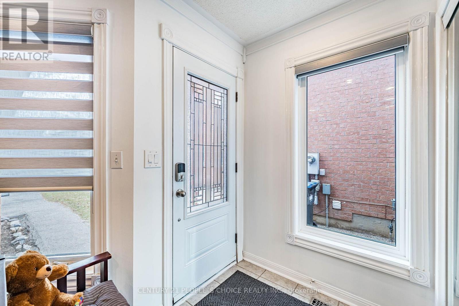 1219 Quest Circle, Mississauga, Ontario  L5N 8B9 - Photo 4 - W12951538