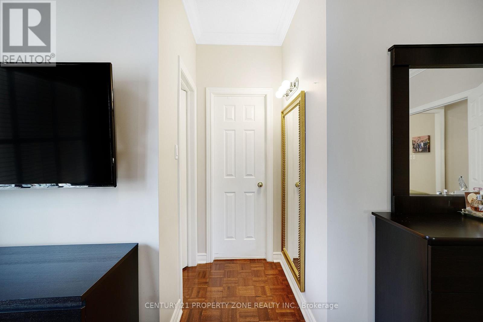 38 Castlegate Boulevard, Brampton, Ontario  L6P 2L3 - Photo 17 - W12951540