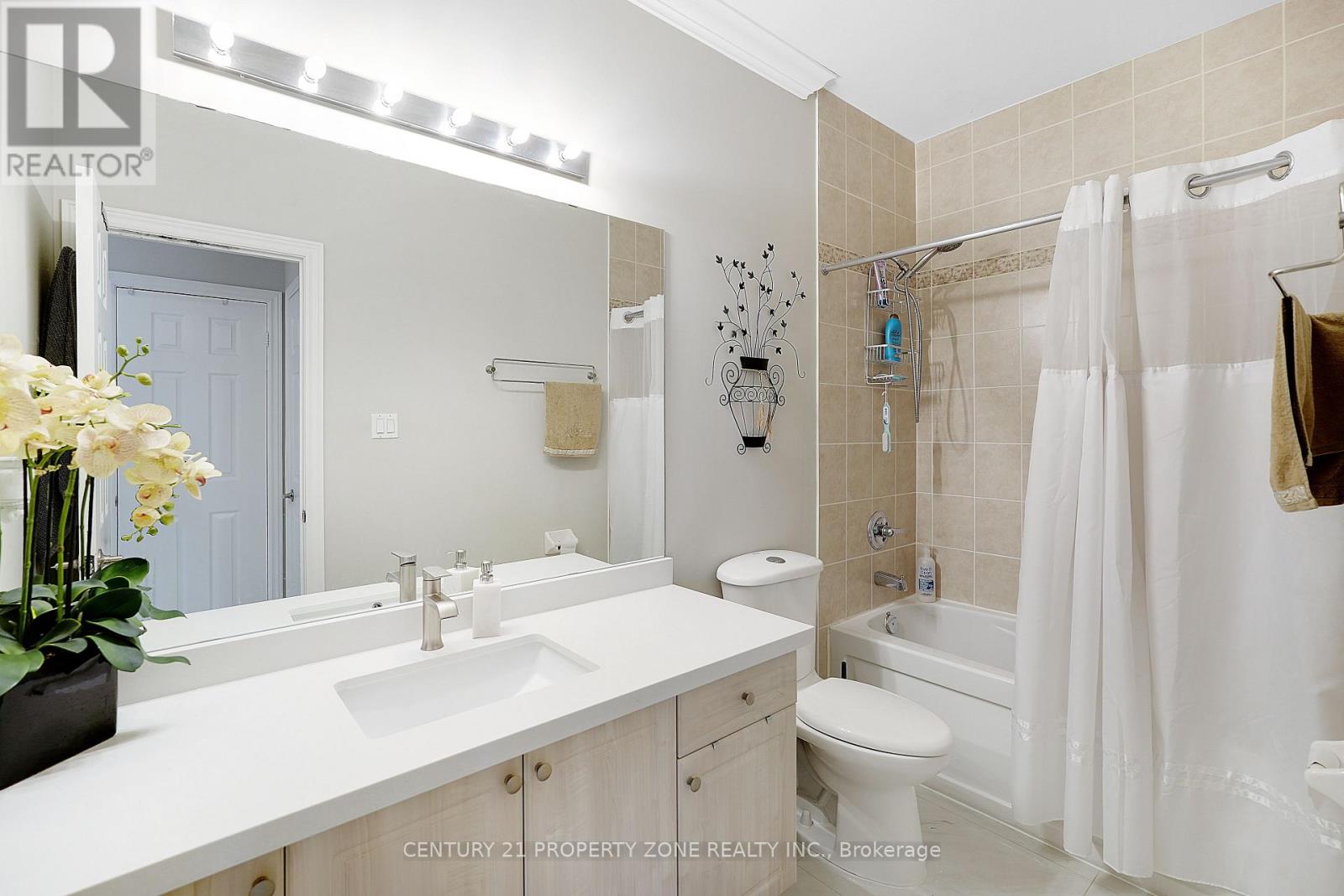 38 Castlegate Boulevard, Brampton, Ontario  L6P 2L3 - Photo 8 - W12951540