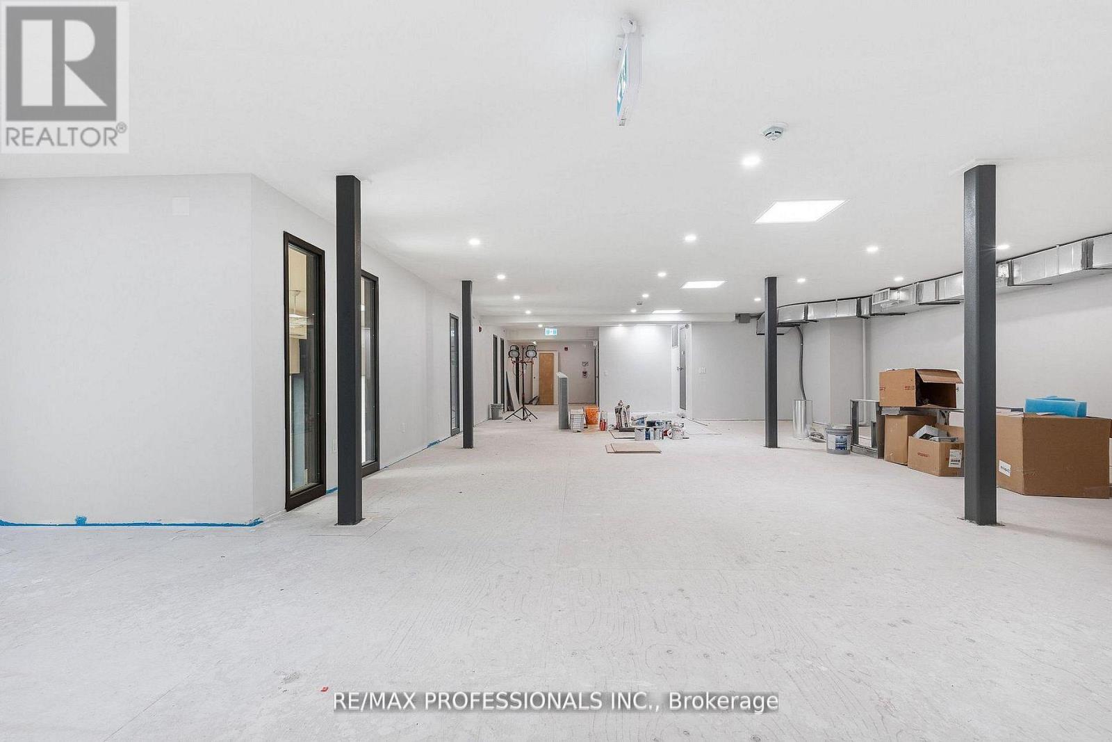 430 Browns Line, Toronto, Ontario  M8W 3T9 - Photo 11 - W12951554