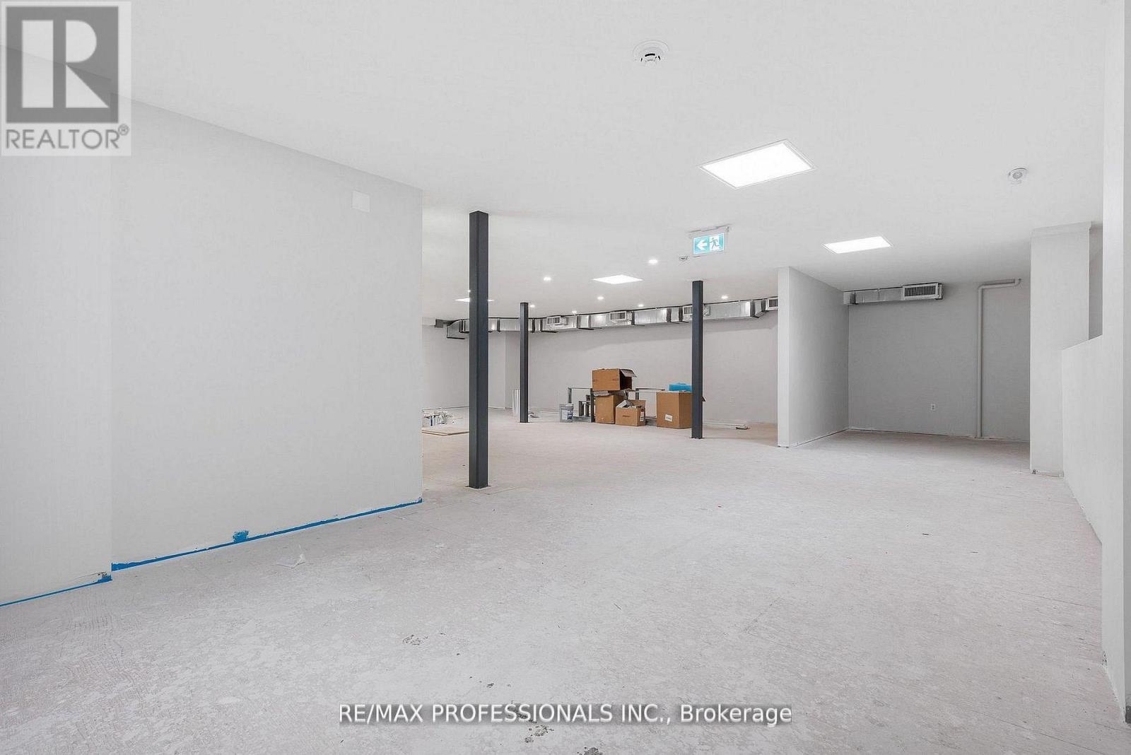 430 Browns Line, Toronto, Ontario  M8W 3T9 - Photo 12 - W12951554