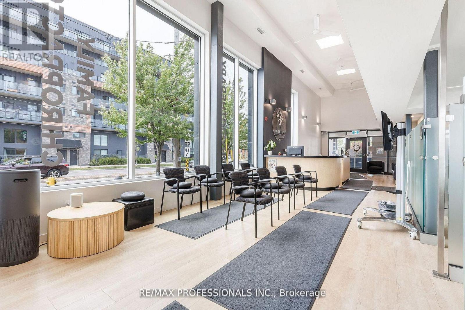 430 Browns Line, Toronto, Ontario  M8W 3T9 - Photo 19 - W12951554