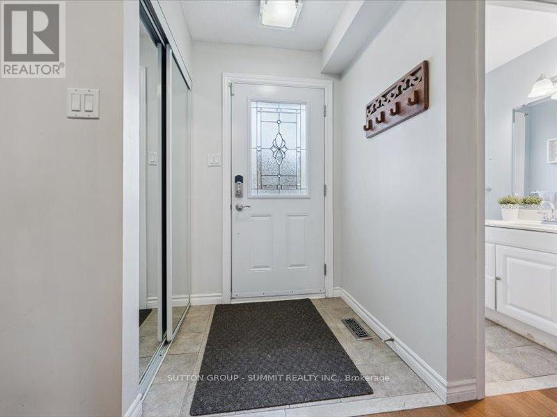 4082 Jefton Crescent, Mississauga, Ontario  L5L 1Z3 - Photo 3 - W12951564