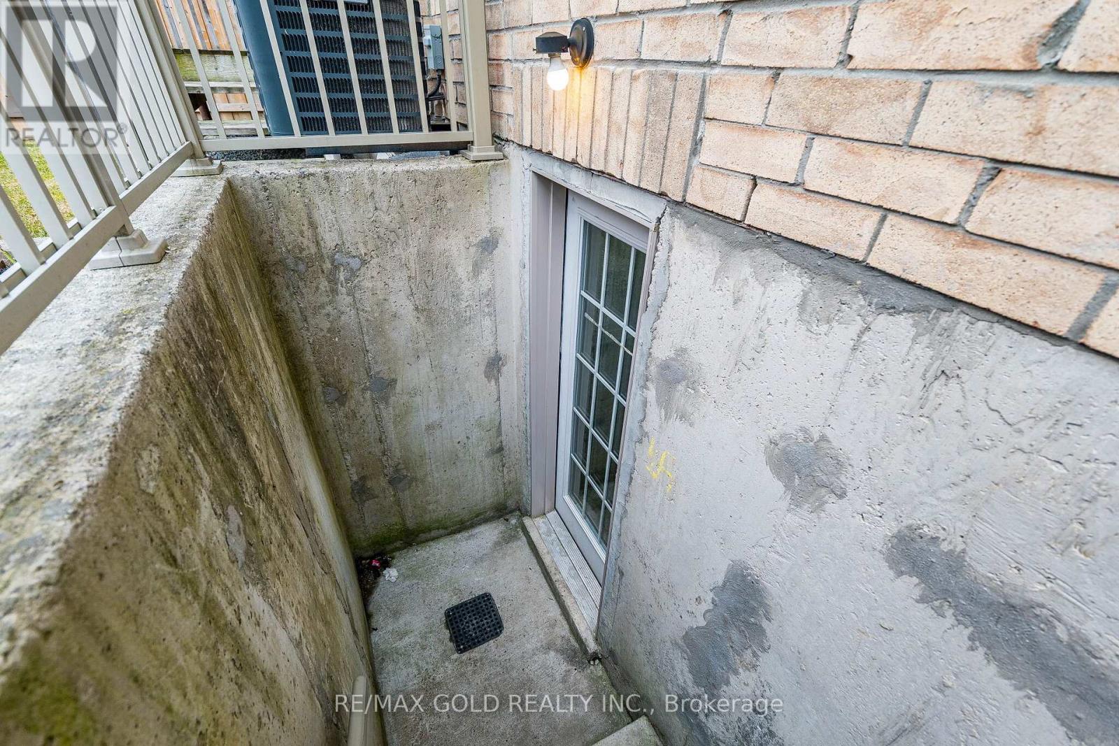 14 Lloyd Crescent, Brampton, Ontario  L7A 4J5 - Photo 40 - W12951574