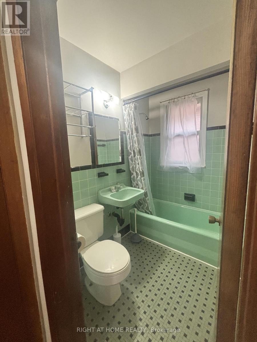 6 - 24 Vanevery Street, Toronto, Ontario  M8V 1Y6 - Photo 10 - W12951610