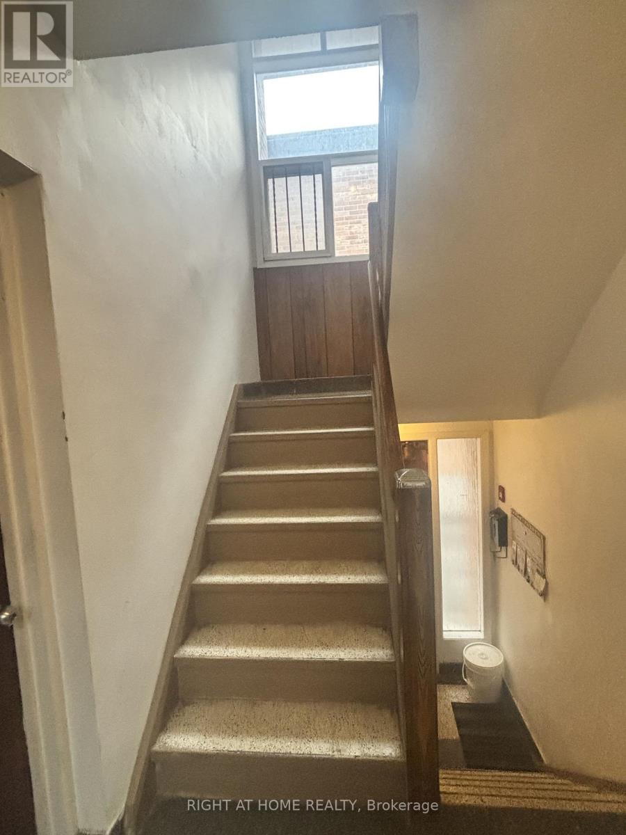 6 - 24 Vanevery Street, Toronto, Ontario  M8V 1Y6 - Photo 3 - W12951610