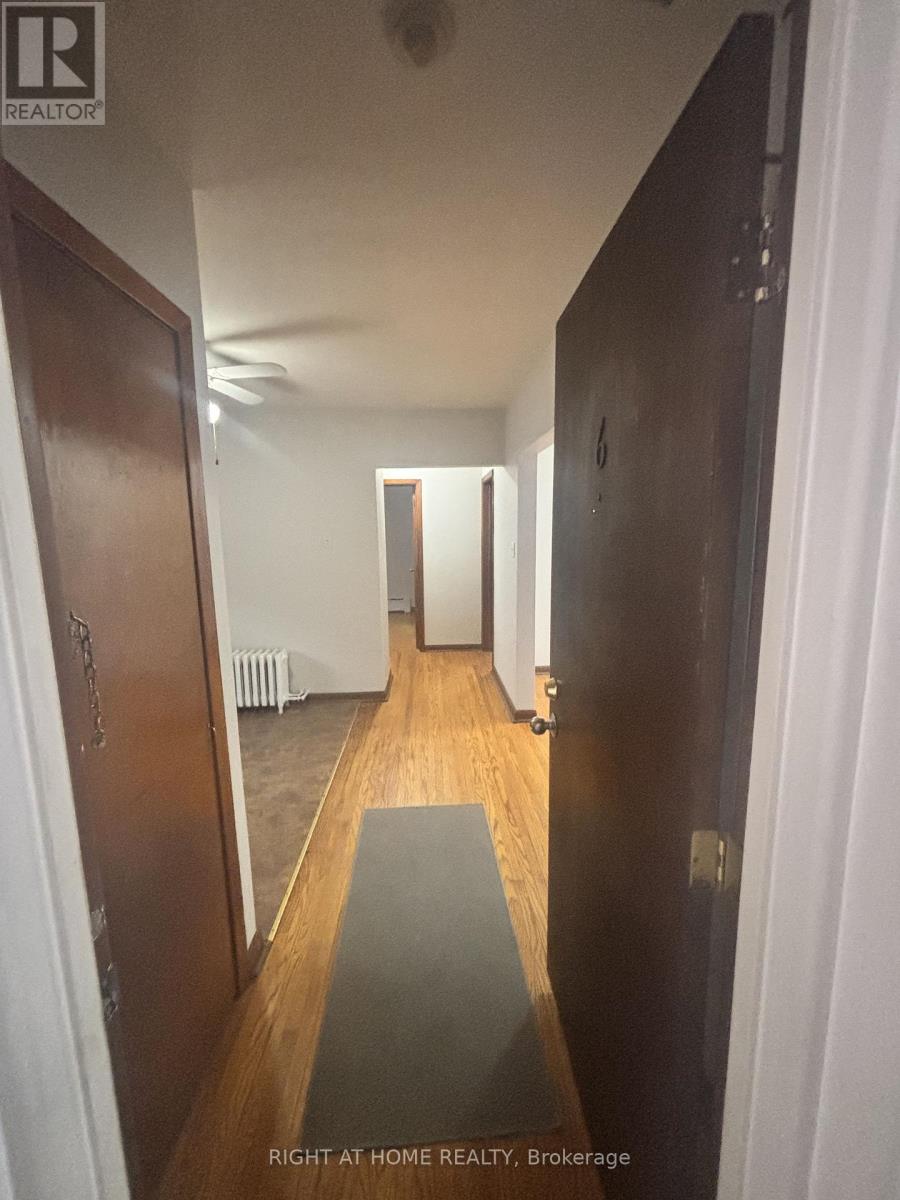 6 - 24 Vanevery Street, Toronto, Ontario  M8V 1Y6 - Photo 5 - W12951610