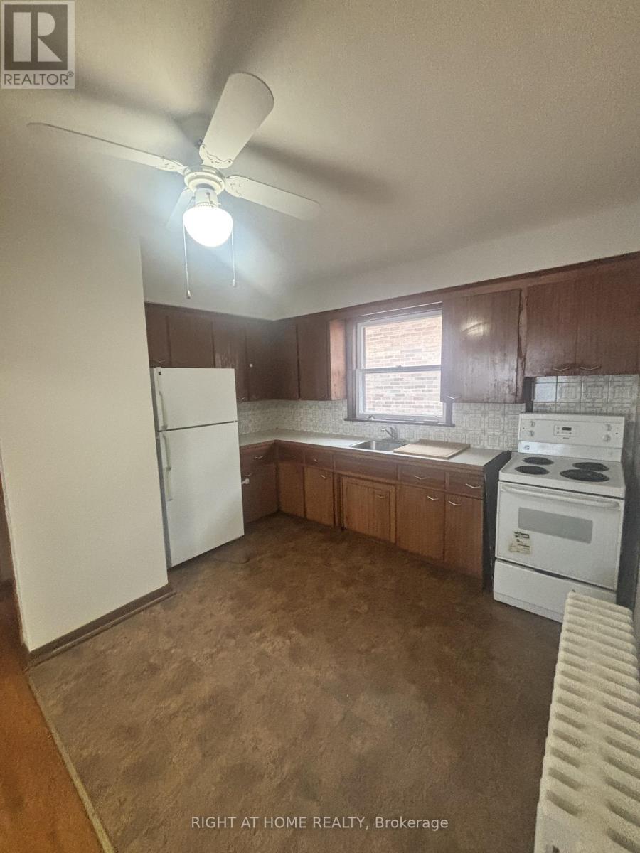 6 - 24 Vanevery Street, Toronto, Ontario  M8V 1Y6 - Photo 6 - W12951610