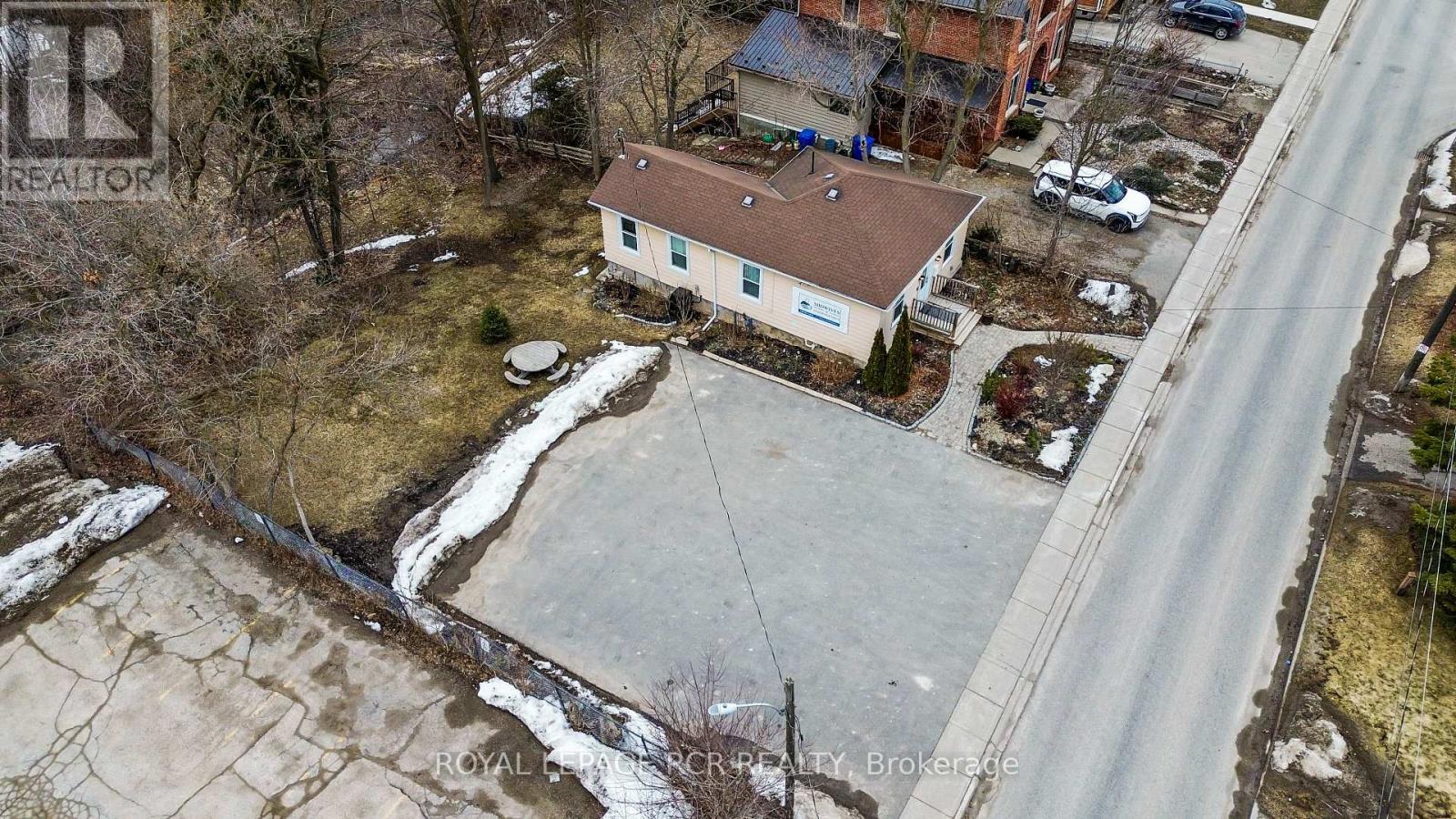 16 Church Street, Orangeville, Ontario  L9W 1N2 - Photo 2 - W12951632