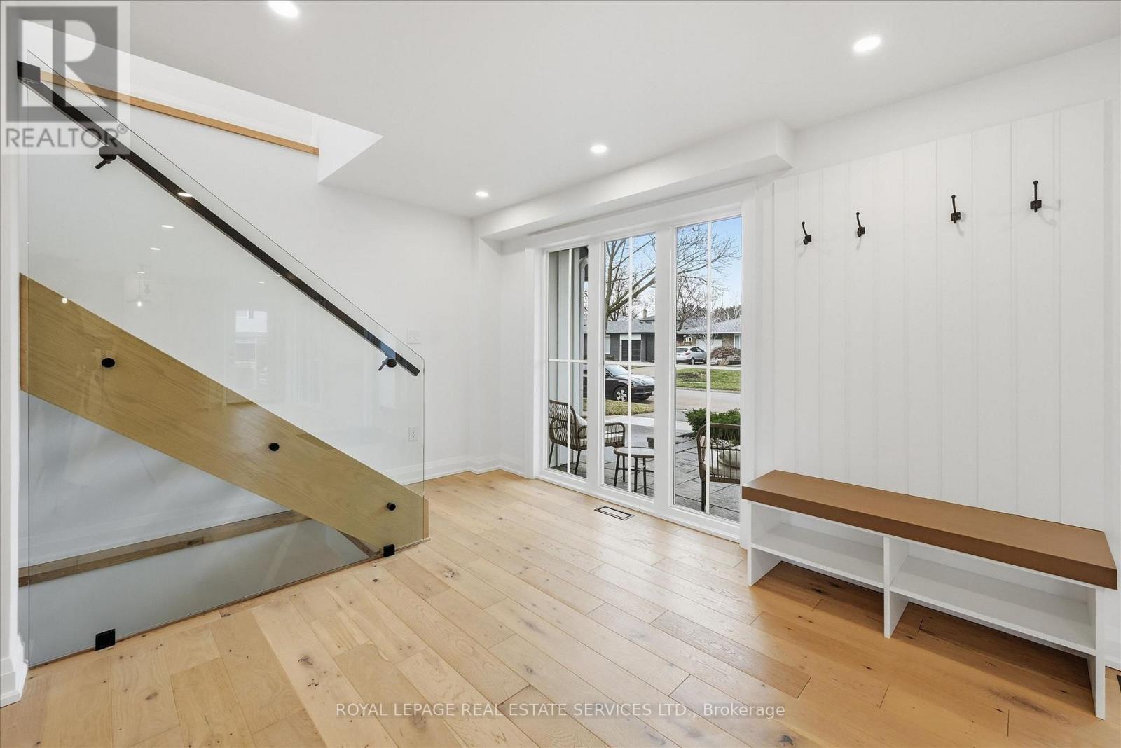 2212 Urwin Crescent, Oakville, Ontario  L6L 2T2 - Photo 18 - W12951654