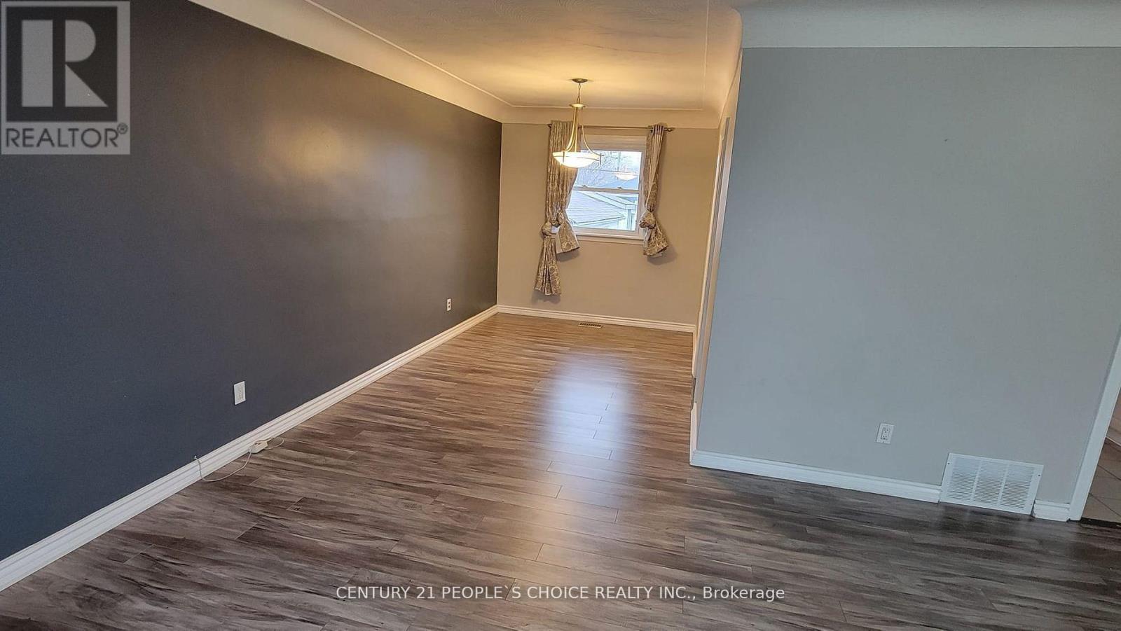 245 Foxbar Road, Burlington, Ontario  L7L 3A2 - Photo 10 - W12951660