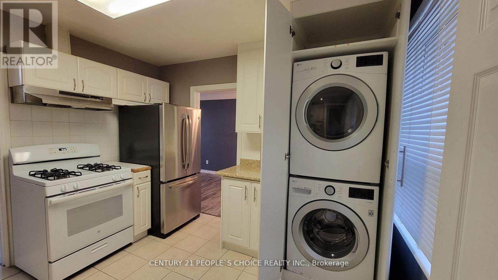 245 Foxbar Road, Burlington, Ontario  L7L 3A2 - Photo 15 - W12951660