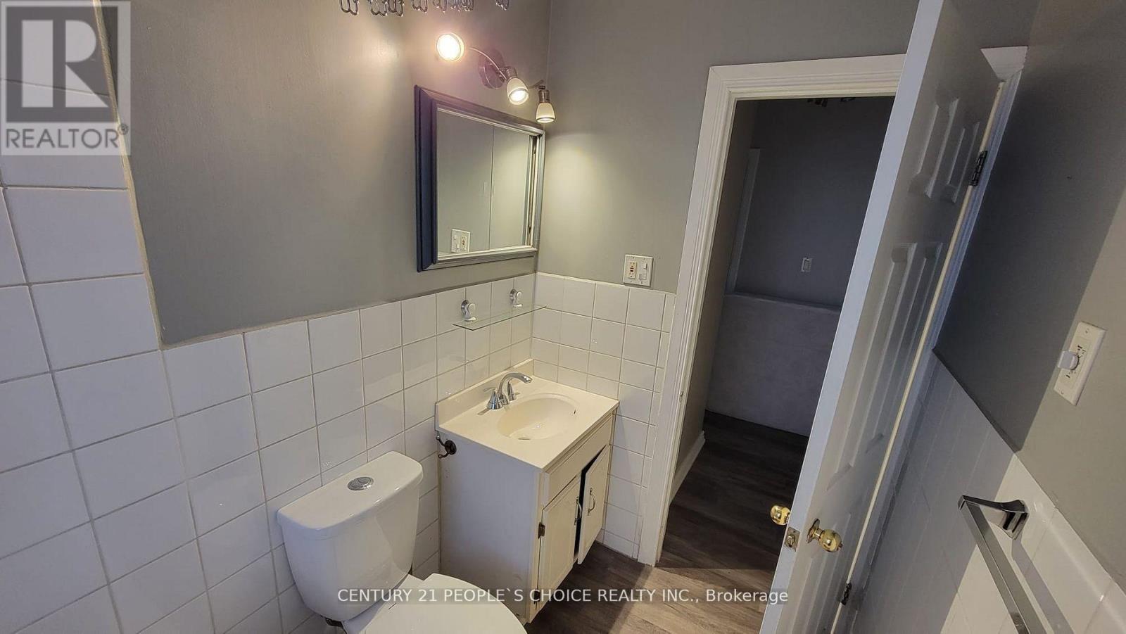 245 Foxbar Road, Burlington, Ontario  L7L 3A2 - Photo 18 - W12951660