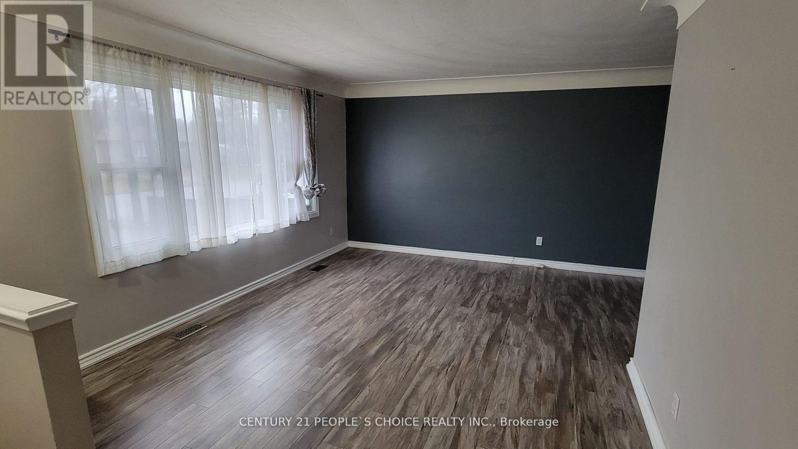 245 Foxbar Road, Burlington, Ontario  L7L 3A2 - Photo 6 - W12951660