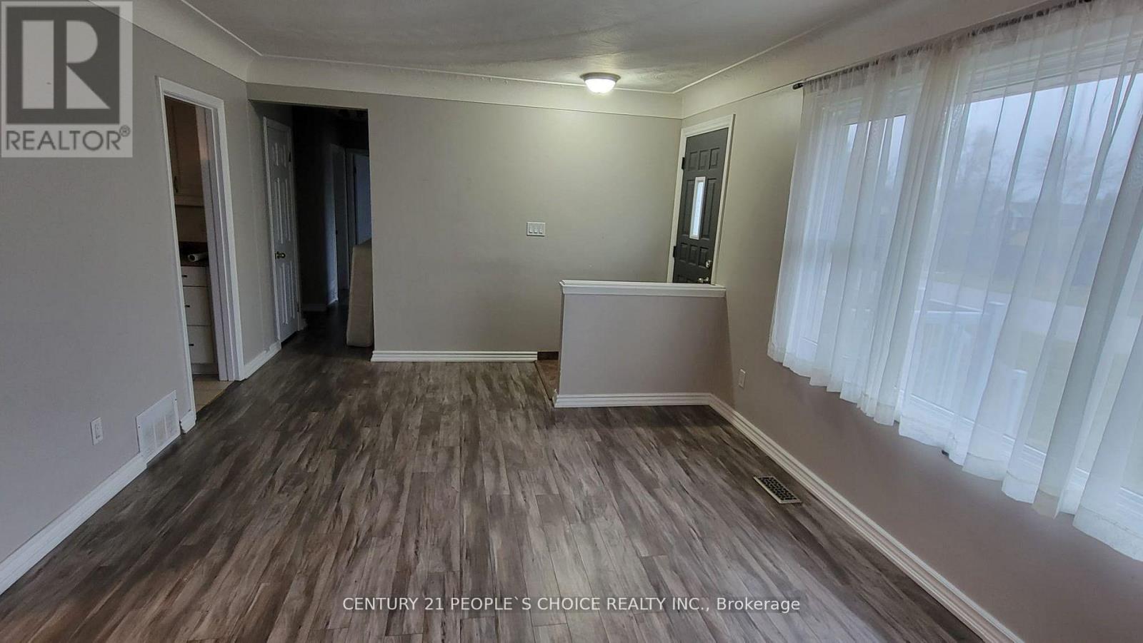 245 Foxbar Road, Burlington, Ontario  L7L 3A2 - Photo 7 - W12951660