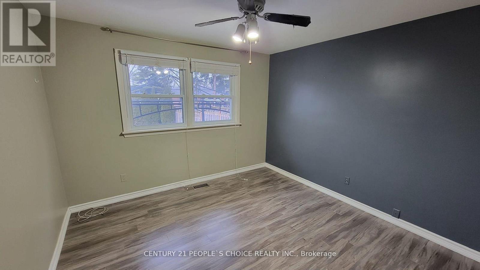 245 Foxbar Road, Burlington, Ontario  L7L 3A2 - Photo 9 - W12951660