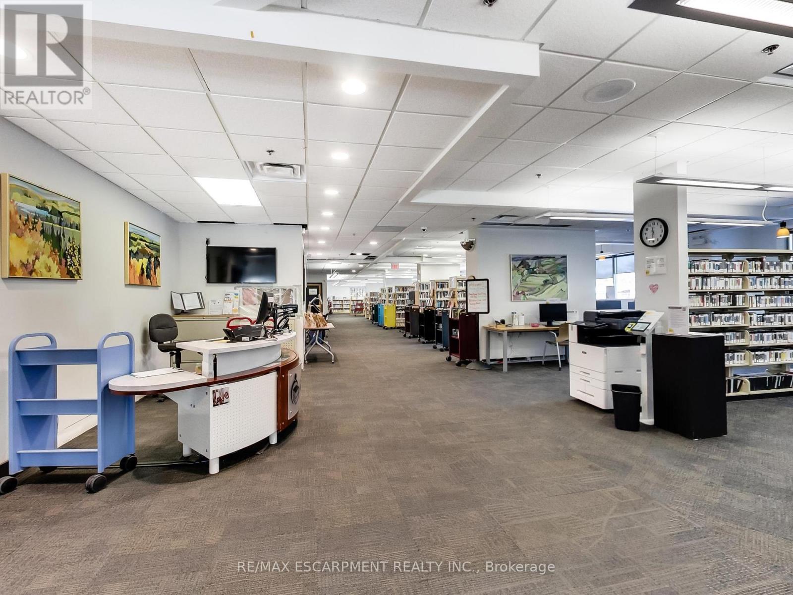 100 - 540 Plains Road E, Burlington, Ontario  L7T 2E3 - Photo 11 - W12951662