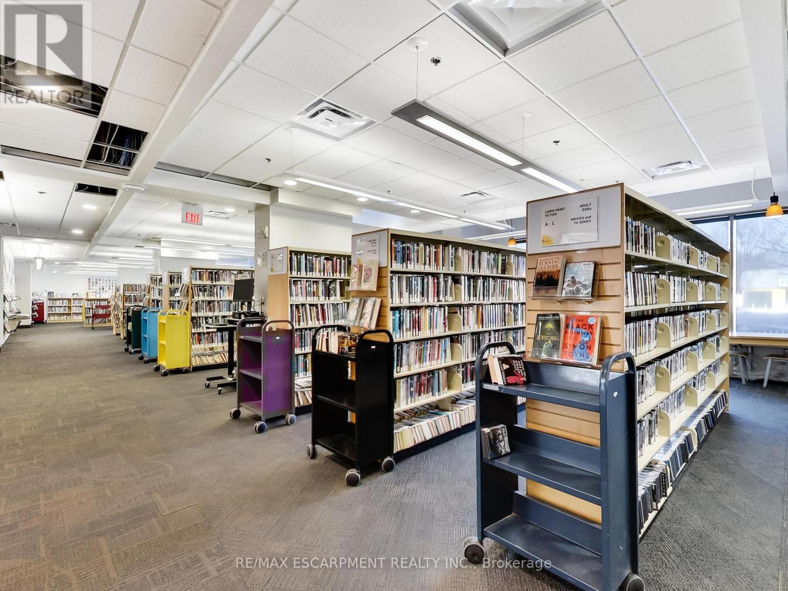 100 - 540 Plains Road E, Burlington, Ontario  L7T 2E3 - Photo 14 - W12951662