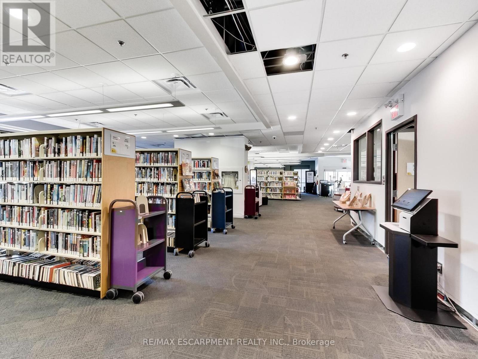 100 - 540 Plains Road E, Burlington, Ontario  L7T 2E3 - Photo 18 - W12951662