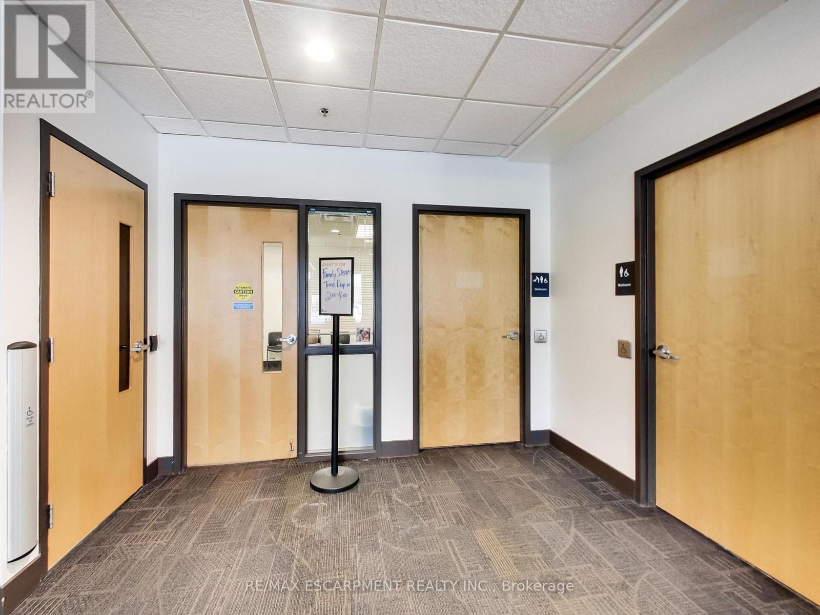 100 - 540 Plains Road E, Burlington, Ontario  L7T 2E3 - Photo 20 - W12951662