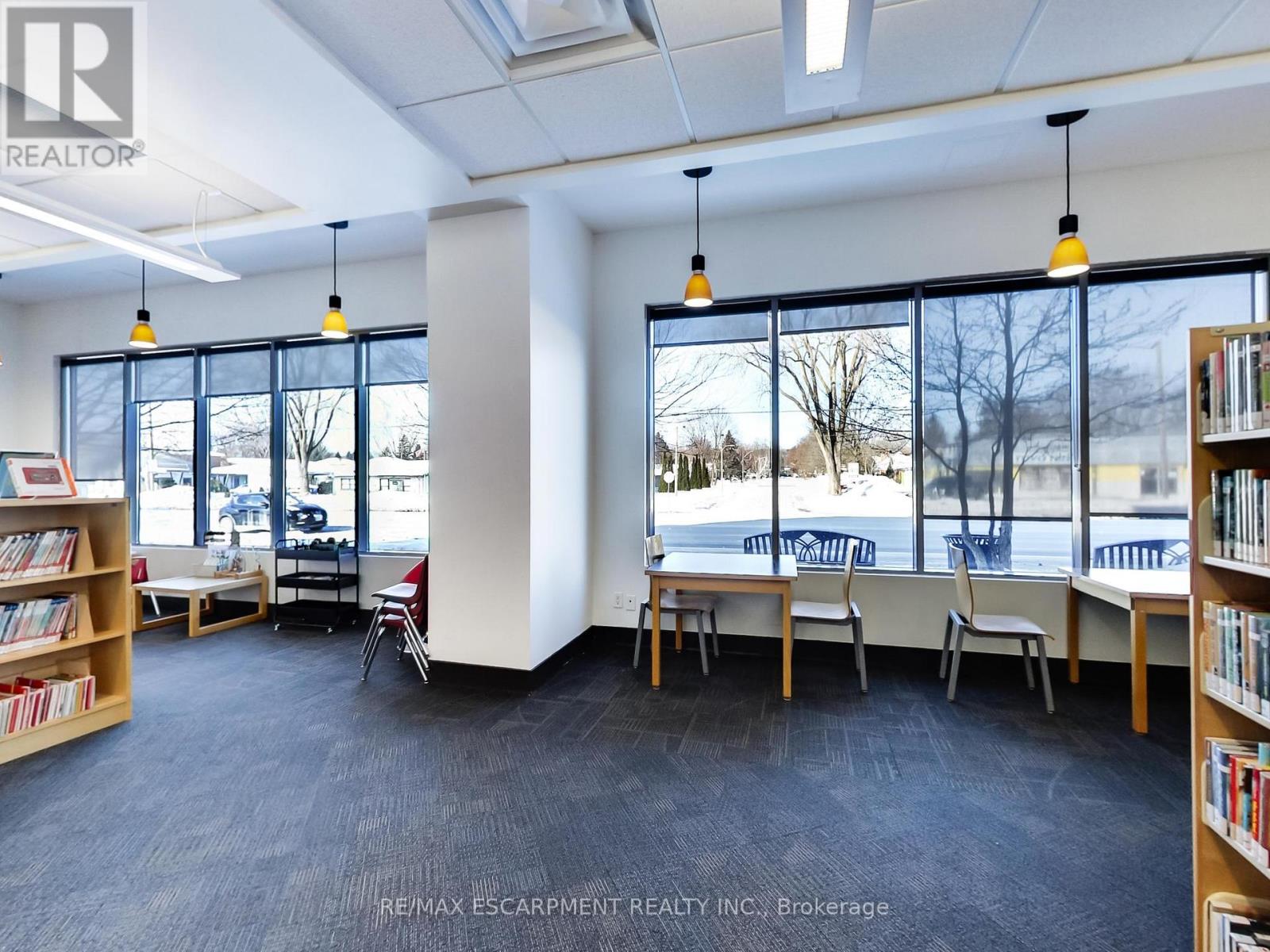 100 - 540 Plains Road E, Burlington, Ontario  L7T 2E3 - Photo 38 - W12951662