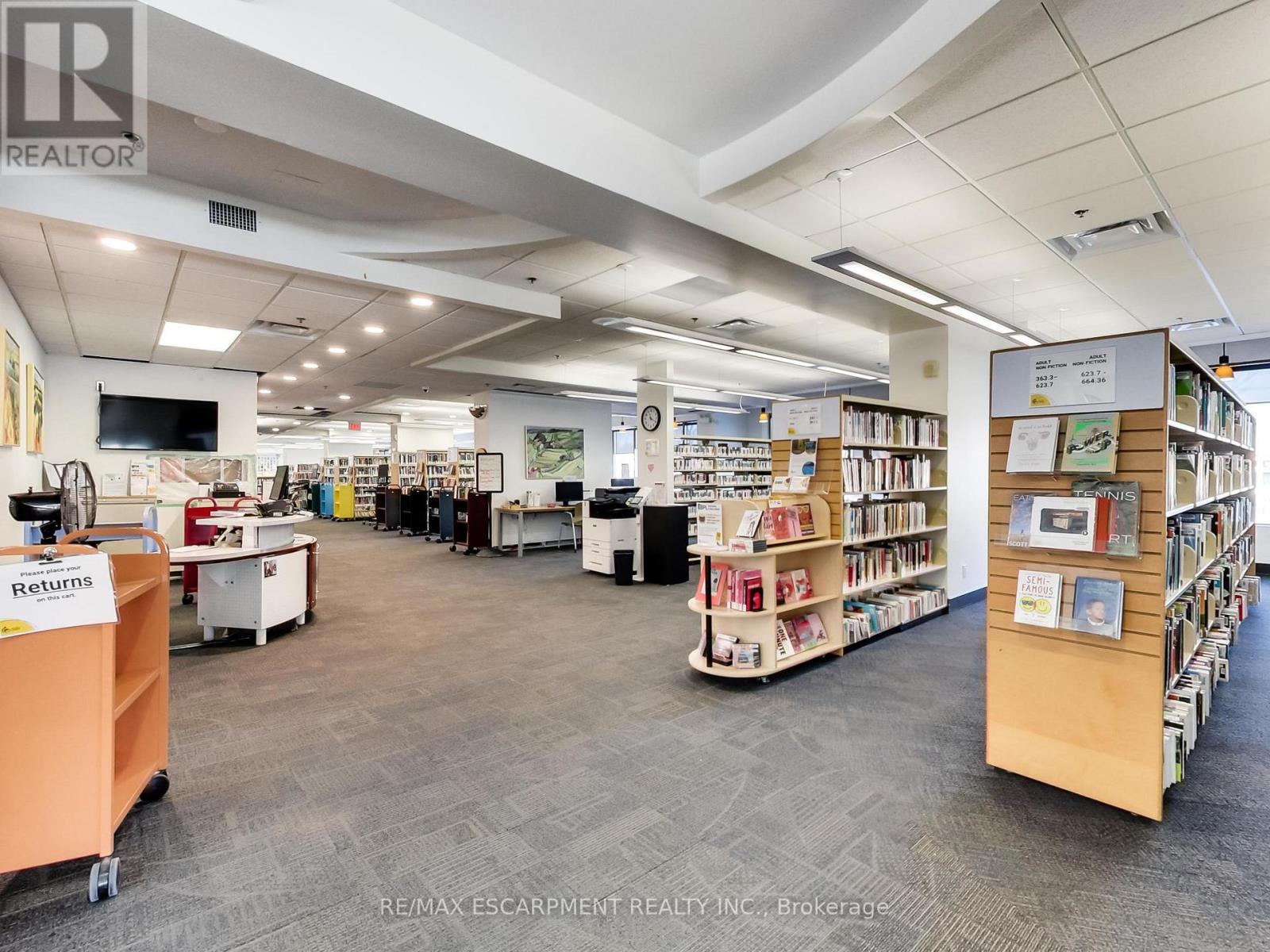 100 - 540 Plains Road E, Burlington, Ontario  L7T 2E3 - Photo 8 - W12951662